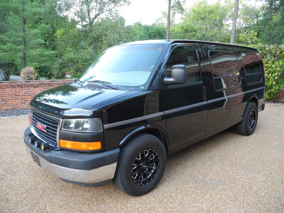 2003 GMC Savana - Image 17 of 31