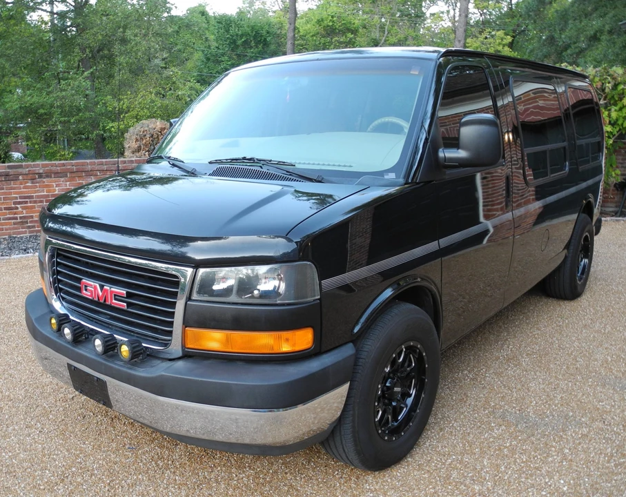 2003 GMC Savana - Image 19 of 31