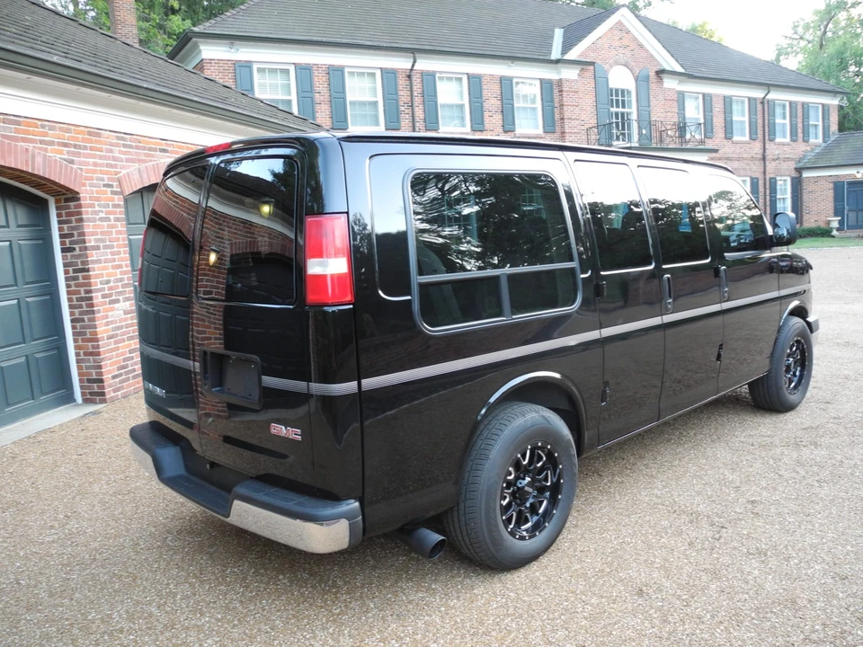 2003 GMC Savana - Image 9 of 31