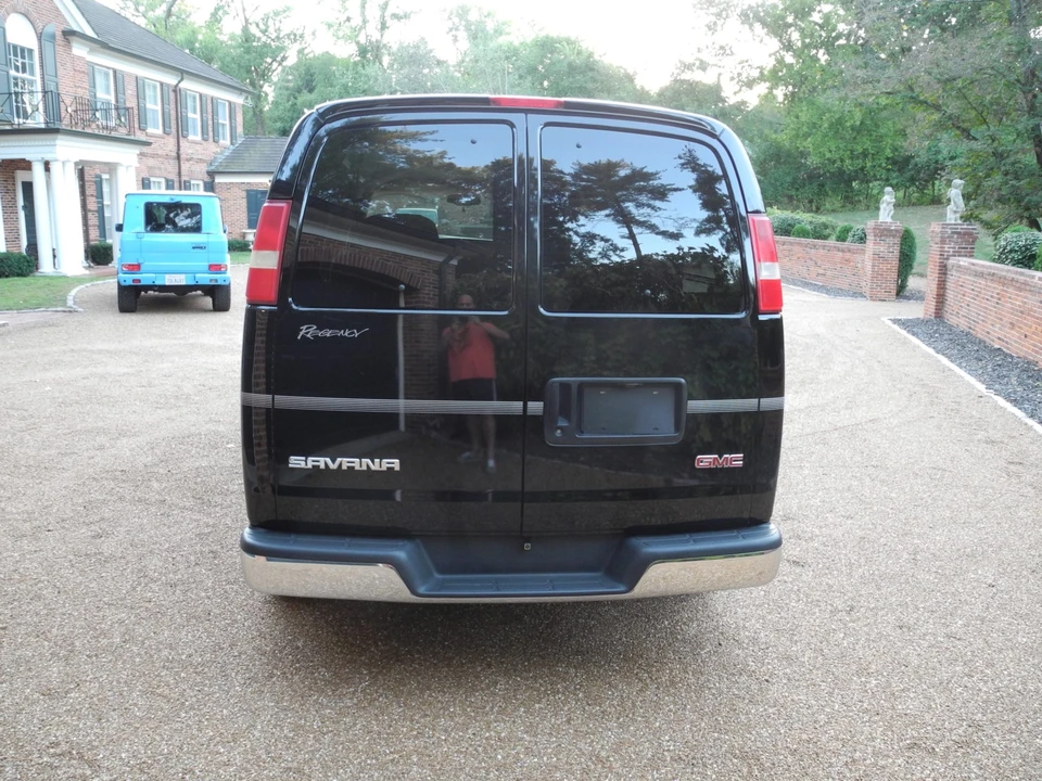 2003 GMC Savana - Image 11 of 31