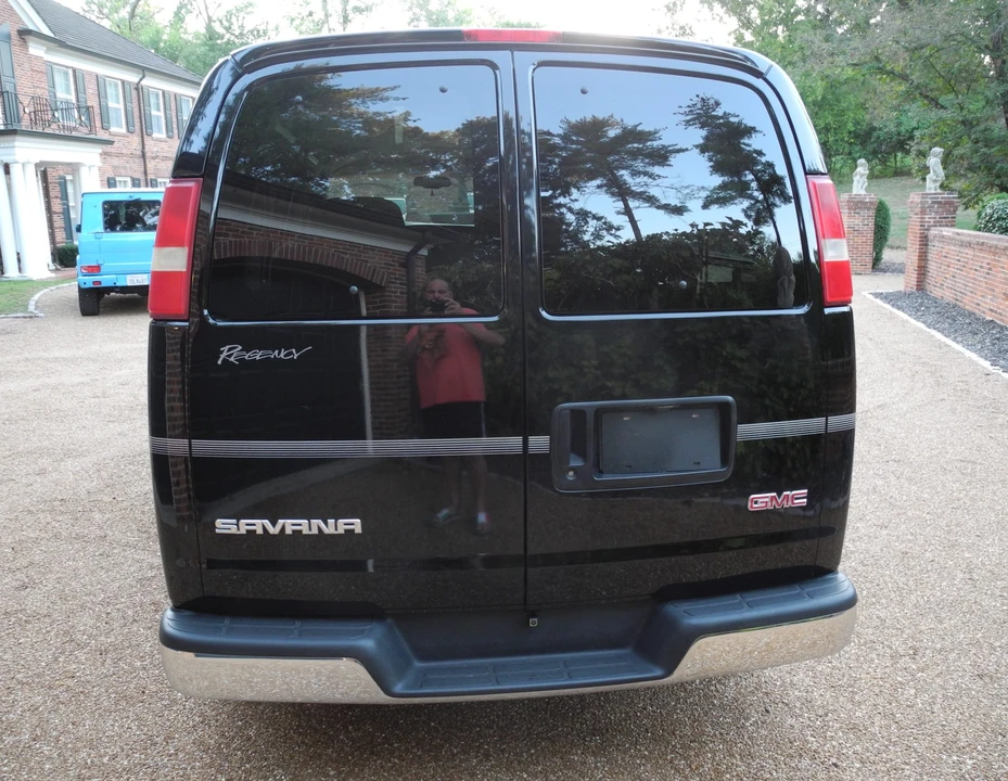 2003 GMC Savana - Image 13 of 31