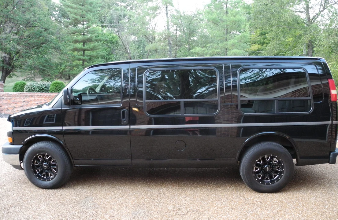 2003 GMC Savana - Image 15 of 31