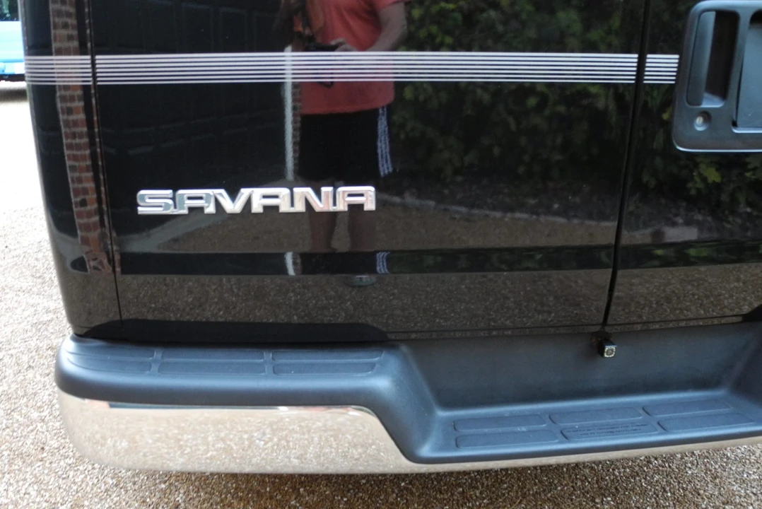 2003 GMC Savana - Image 24 of 31