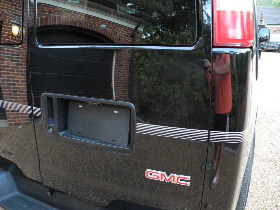 2003 GMC Savana - Image 25 of 31