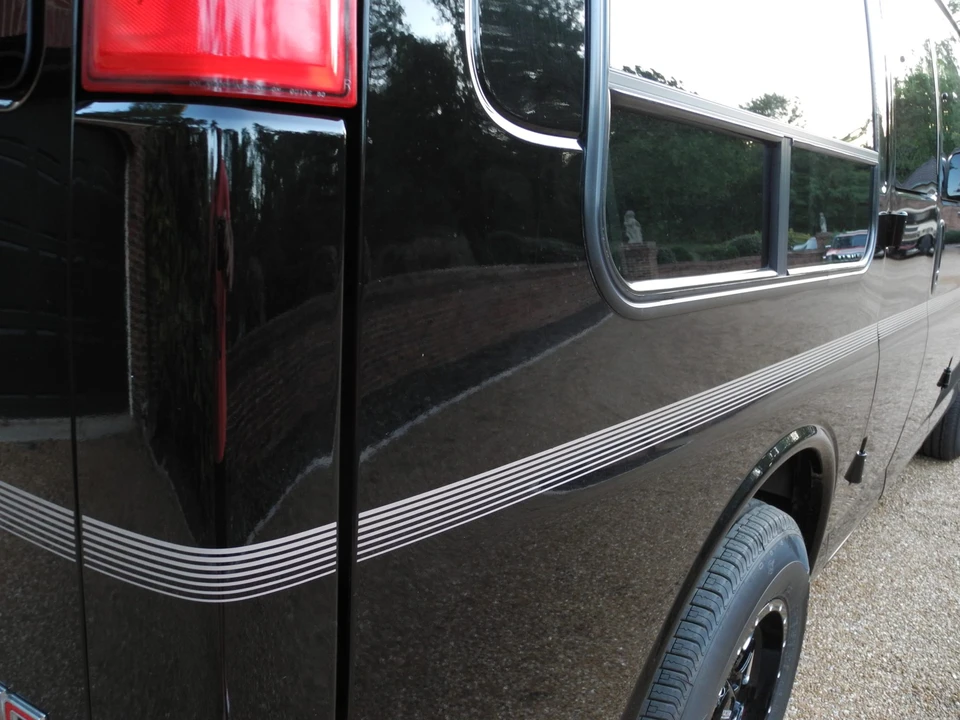 2003 GMC Savana - Image 27 of 31
