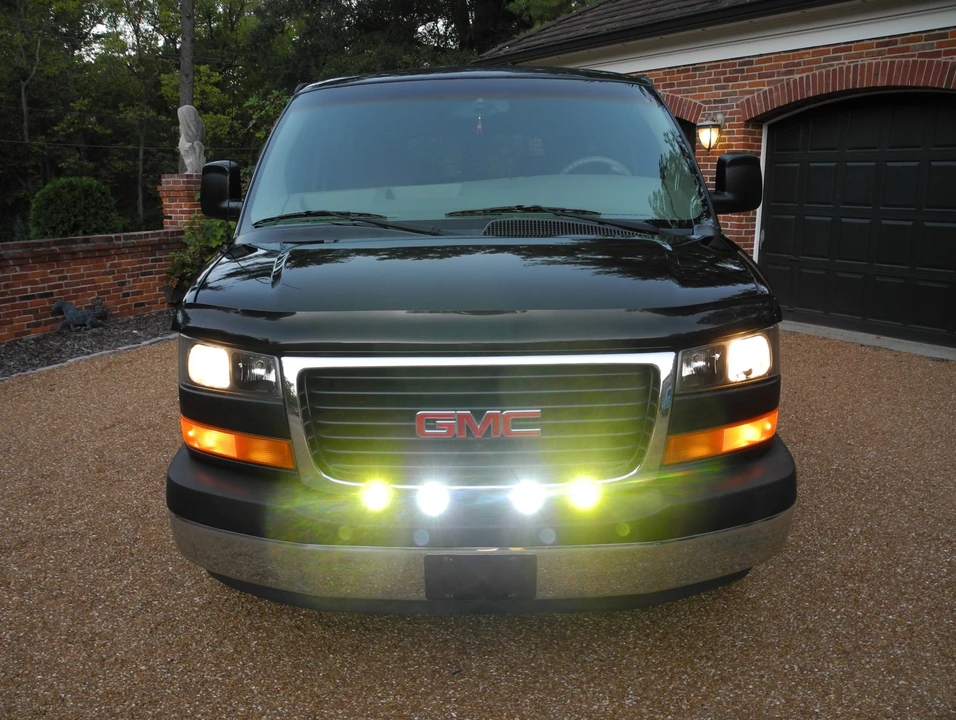 2003 GMC Savana - Image 22 of 31