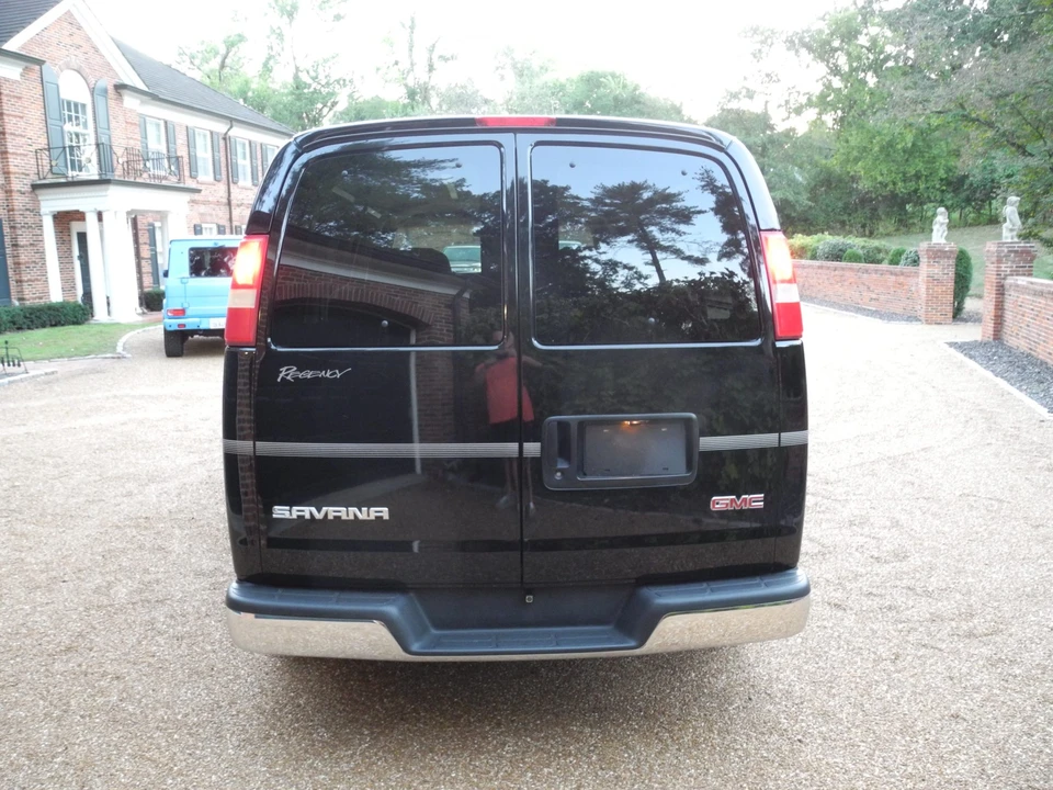 2003 GMC Savana - Image 12 of 31