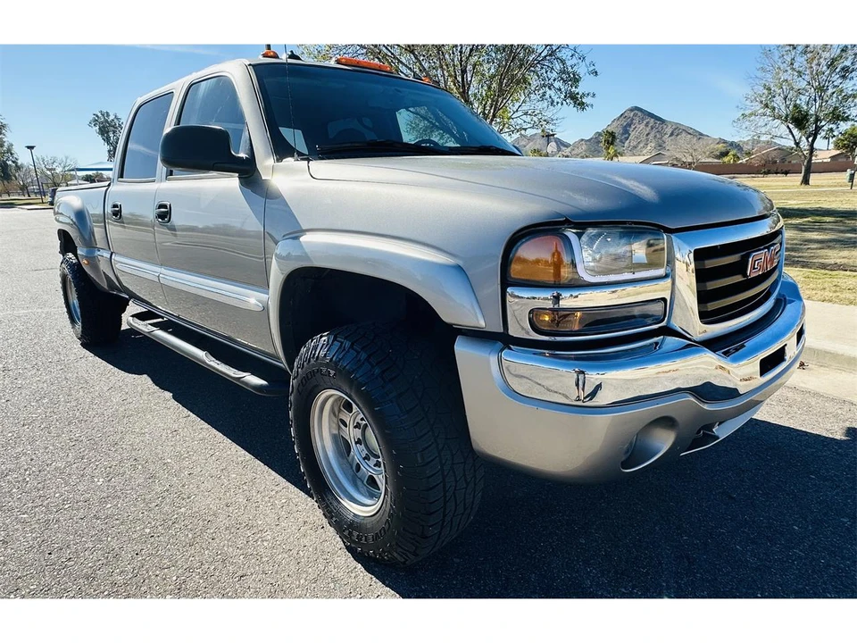 2003 GMC Sierra 2nd Gen - Image 4 of 27