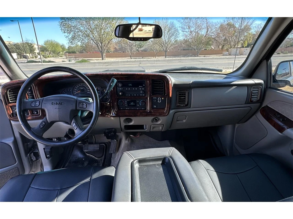 2003 GMC Sierra 2nd Gen - Image 11 of 27