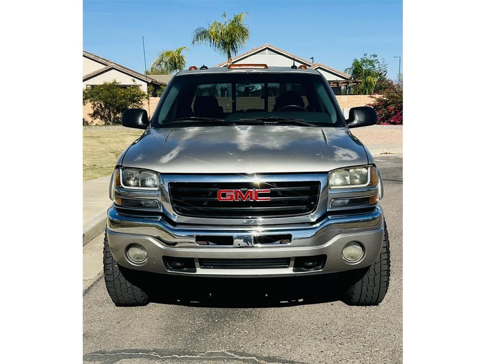 2003 GMC Sierra 2nd Gen - Image 3 of 27