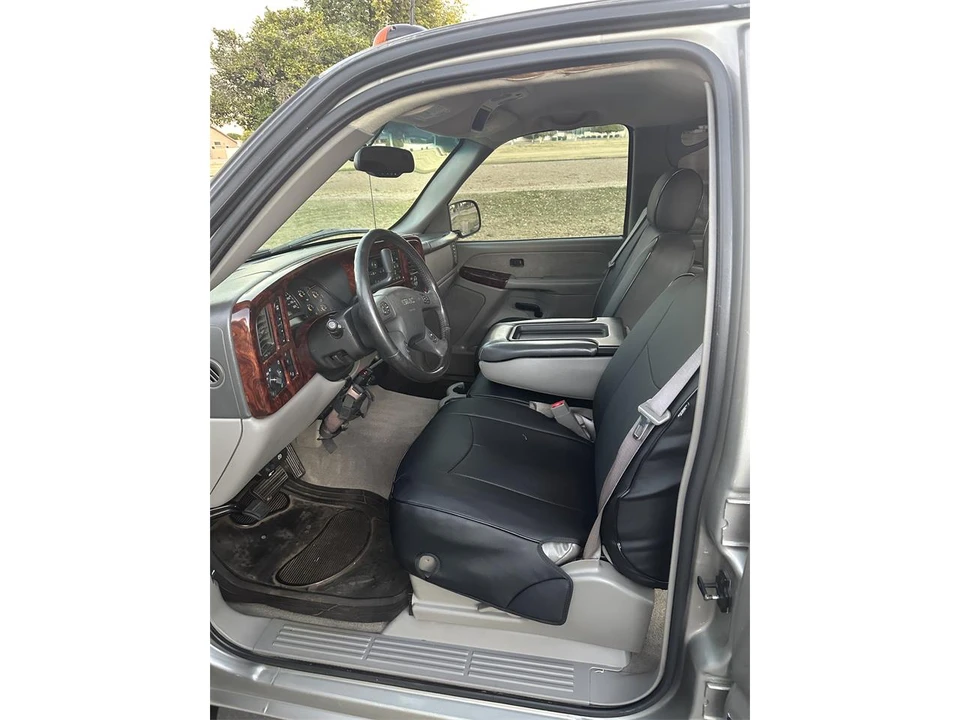 2003 GMC Sierra 2nd Gen - Image 10 of 27