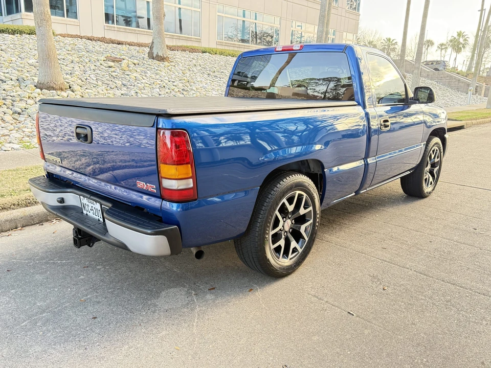 2003 GMC Sierra 2nd Gen - Image 4 of 31