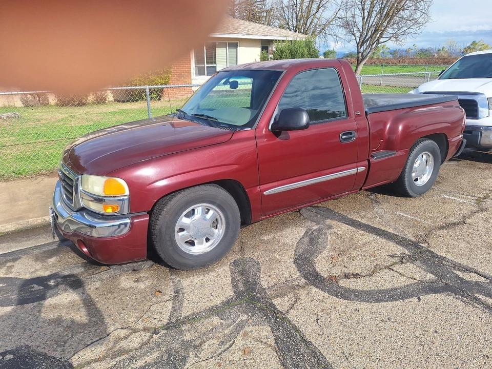 2003 GMC Sierra 2nd Gen - Image 2 of 16