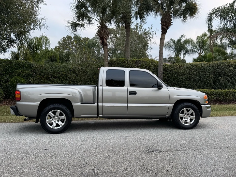 2003 GMC Sierra 2nd Gen - Image 10 of 21