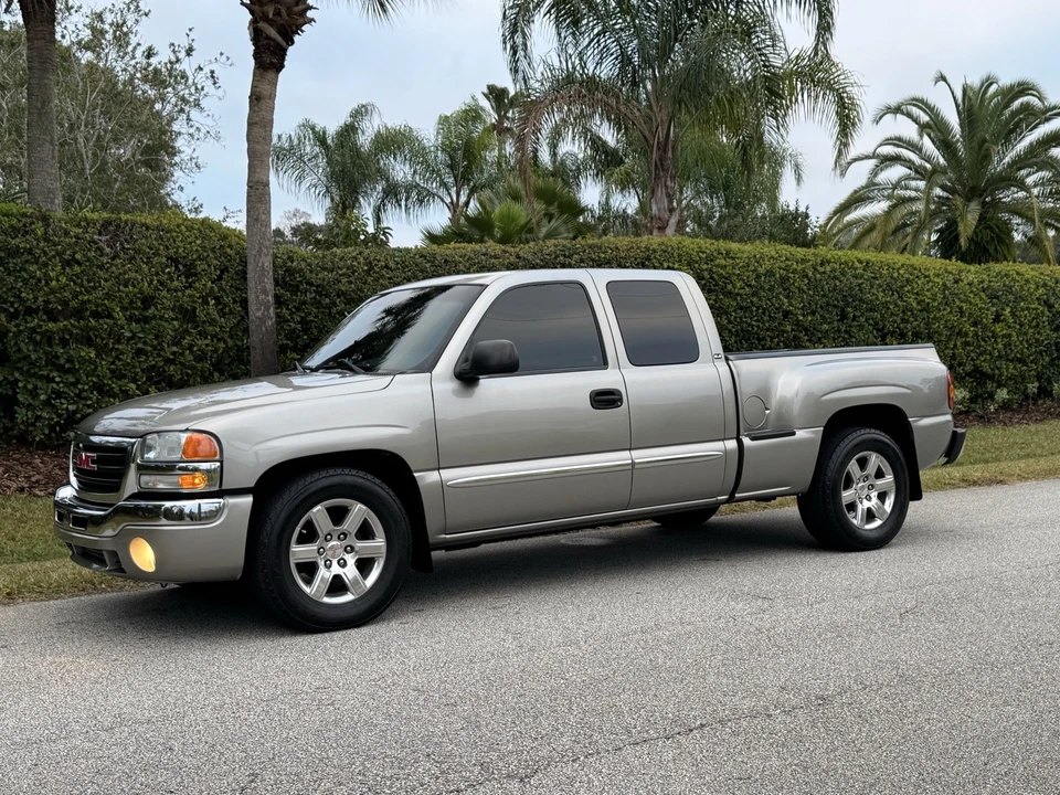 2003 GMC Sierra 2nd Gen - Image 3 of 21
