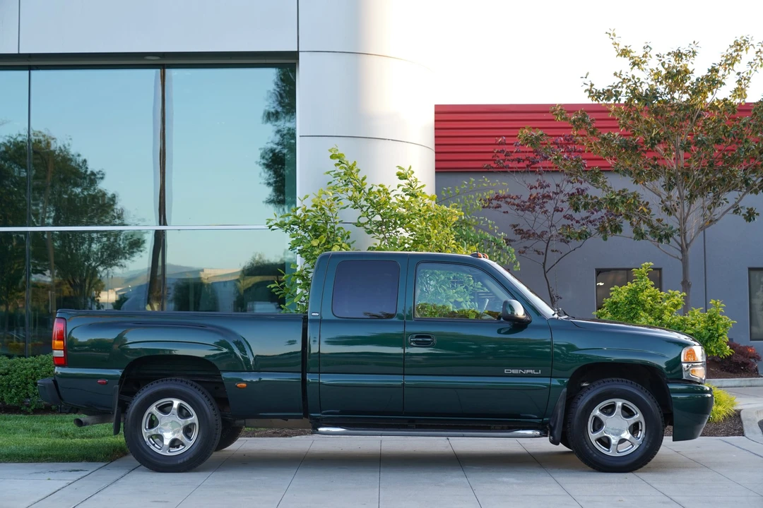 2003 GMC Sierra 2nd Gen - Image 9 of 31