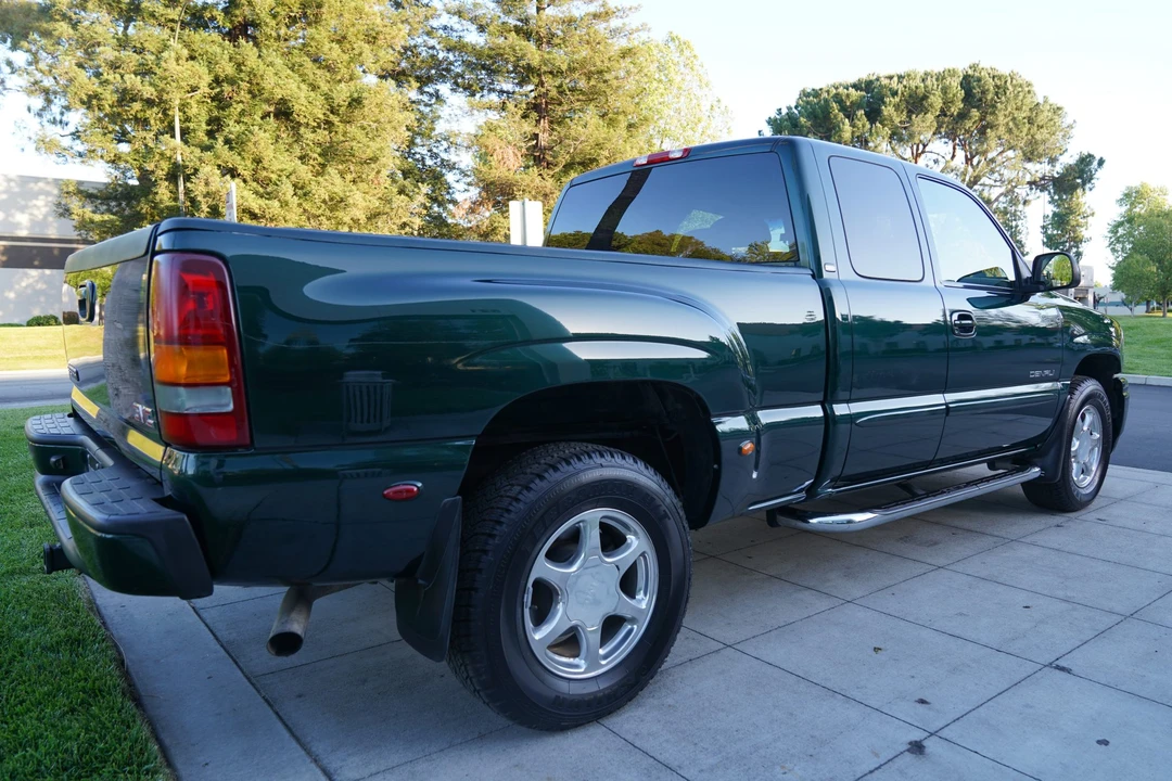 2003 GMC Sierra 2nd Gen - Image 8 of 31