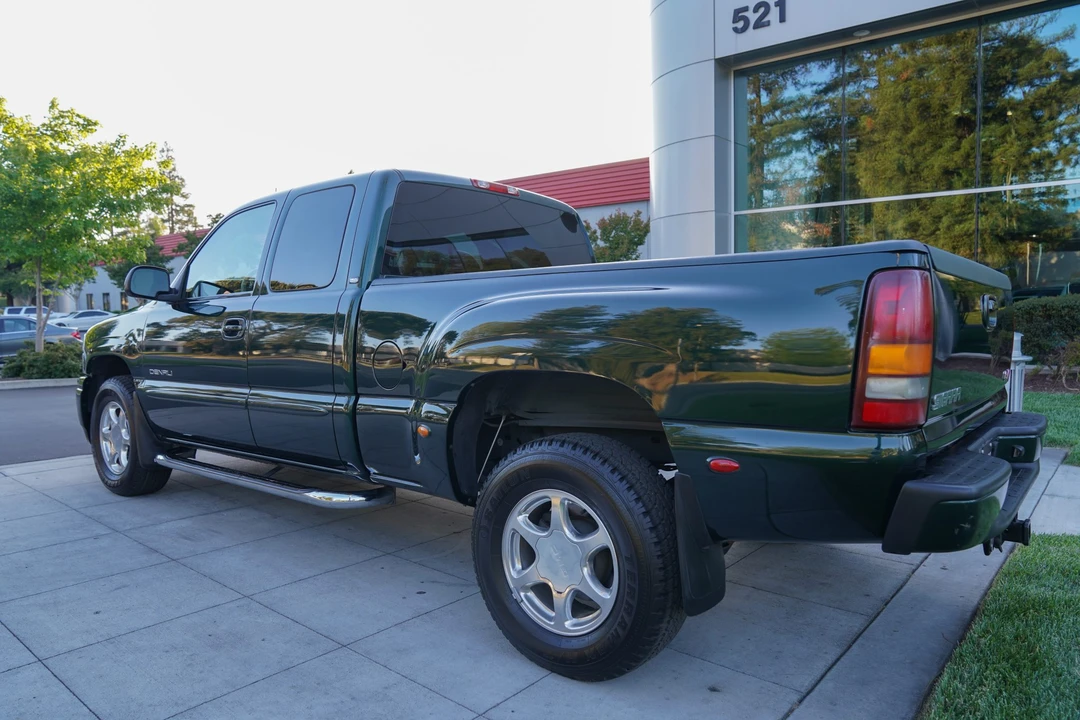2003 GMC Sierra 2nd Gen - Image 4 of 31