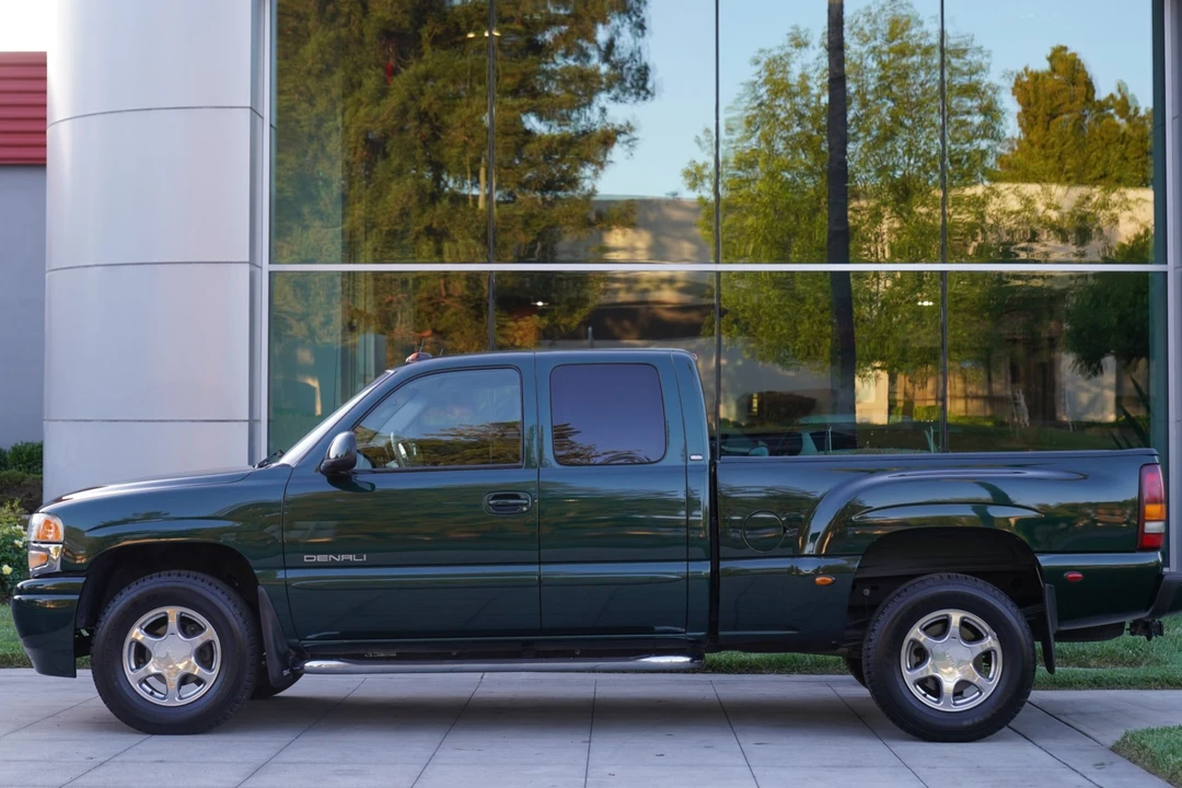 2003 GMC Sierra 2nd Gen - Image 3 of 31
