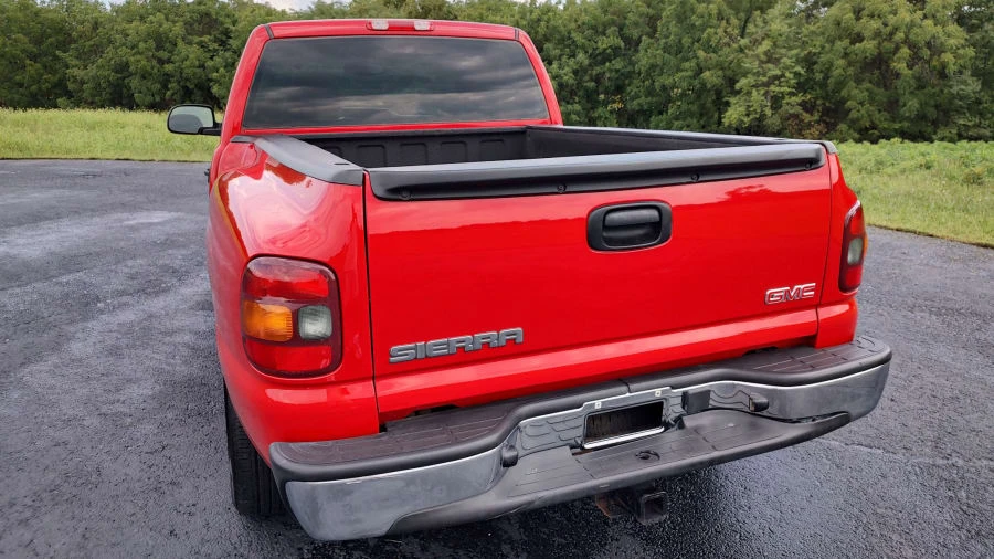 2003 GMC Sierra 2nd Gen - Image 3 of 8