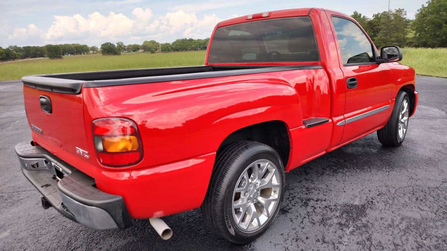 2003 GMC Sierra 2nd Gen - Image 4 of 8