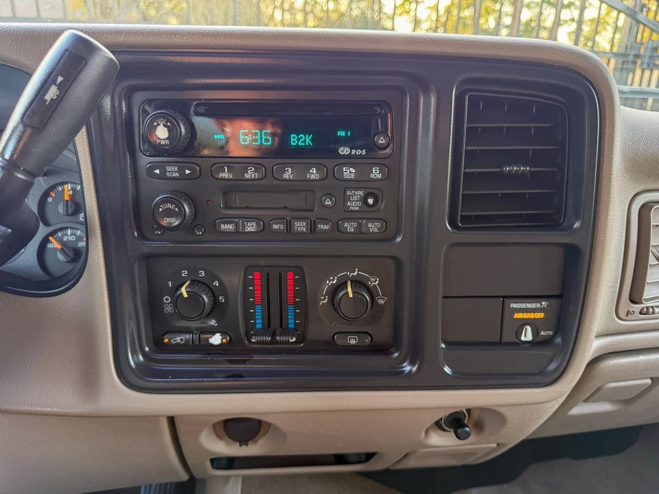 2003 GMC Sierra 2nd Gen - Image 11 of 12