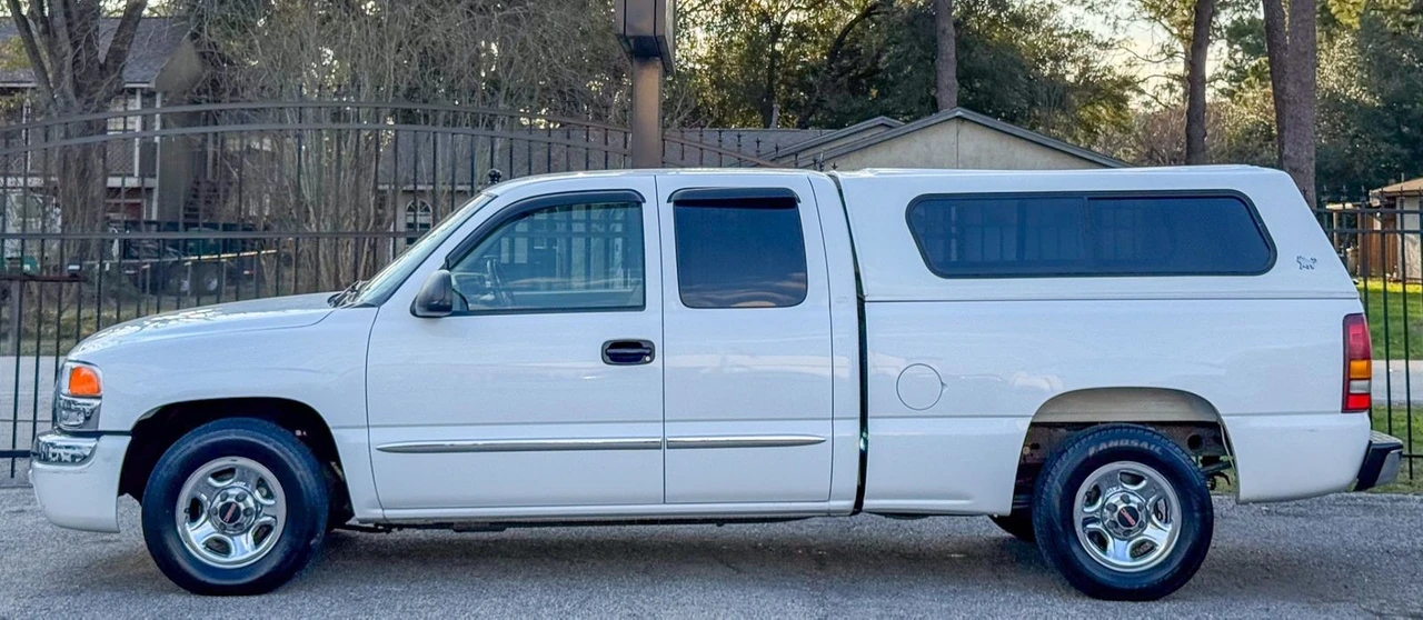 2003 GMC Sierra 1st Gen - Image 2 of 12