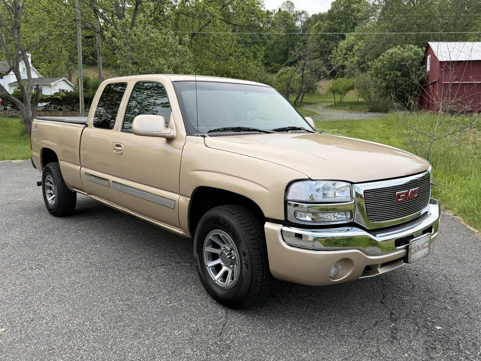 2003 GMC Sierra 2nd Gen - Image 10 of 31