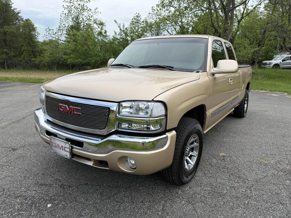 2003 GMC Sierra 2nd Gen - Image 4 of 31