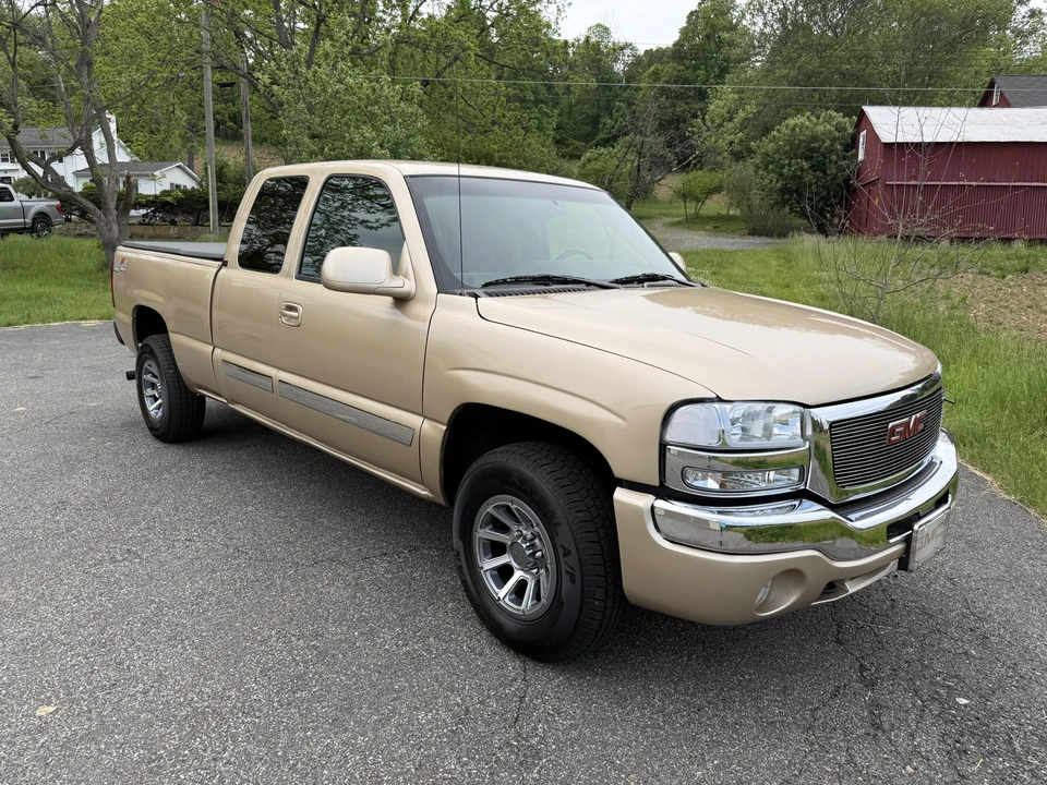 2003 GMC Sierra 2nd Gen - Image 9 of 31