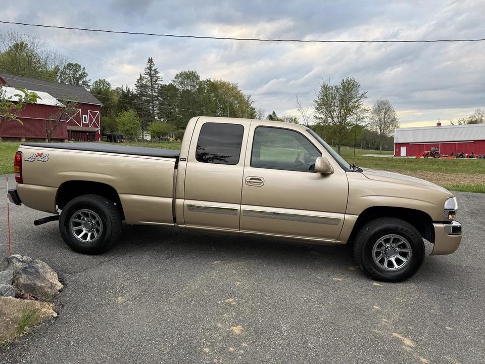 2003 GMC Sierra 2nd Gen - Image 11 of 31