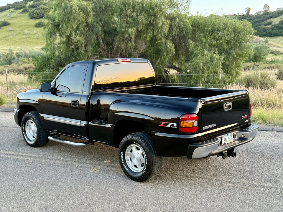 2003 GMC Sierra 2nd Gen - Image 22 of 31