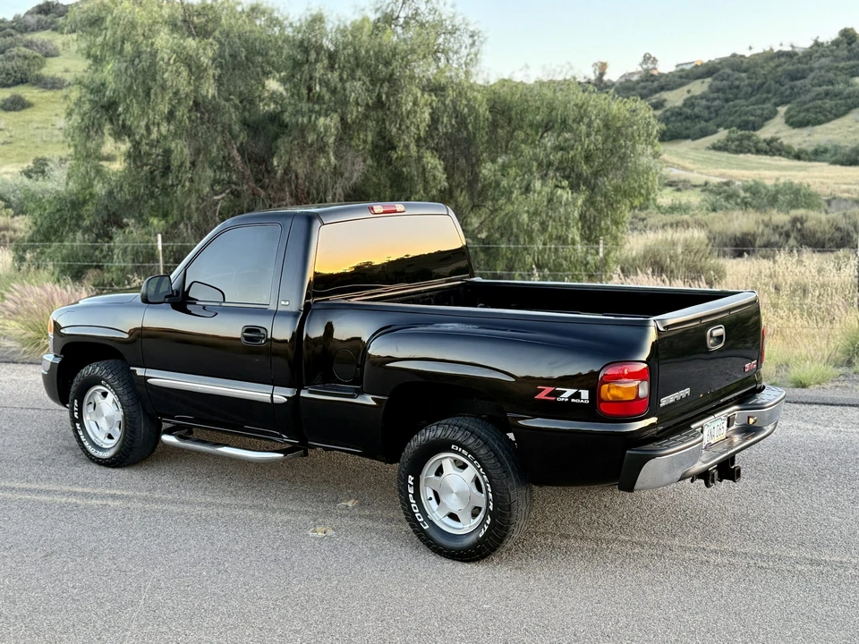 2003 GMC Sierra 2nd Gen - Image 18 of 31
