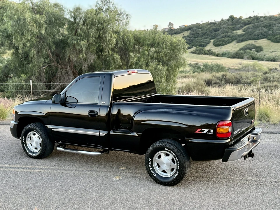 2003 GMC Sierra 2nd Gen - Image 16 of 31