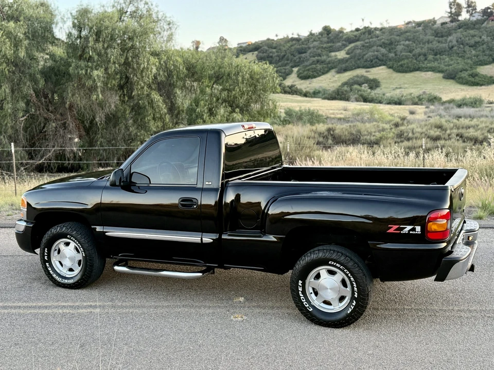 2003 GMC Sierra 2nd Gen - Image 15 of 31