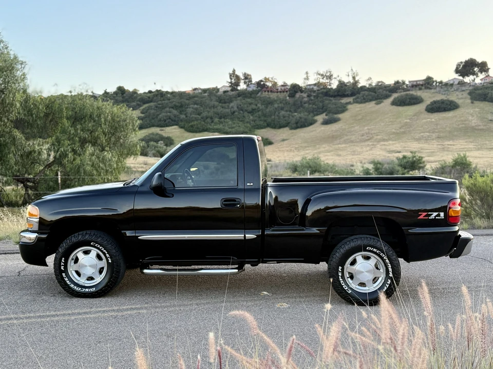 2003 GMC Sierra 2nd Gen - Image 14 of 31
