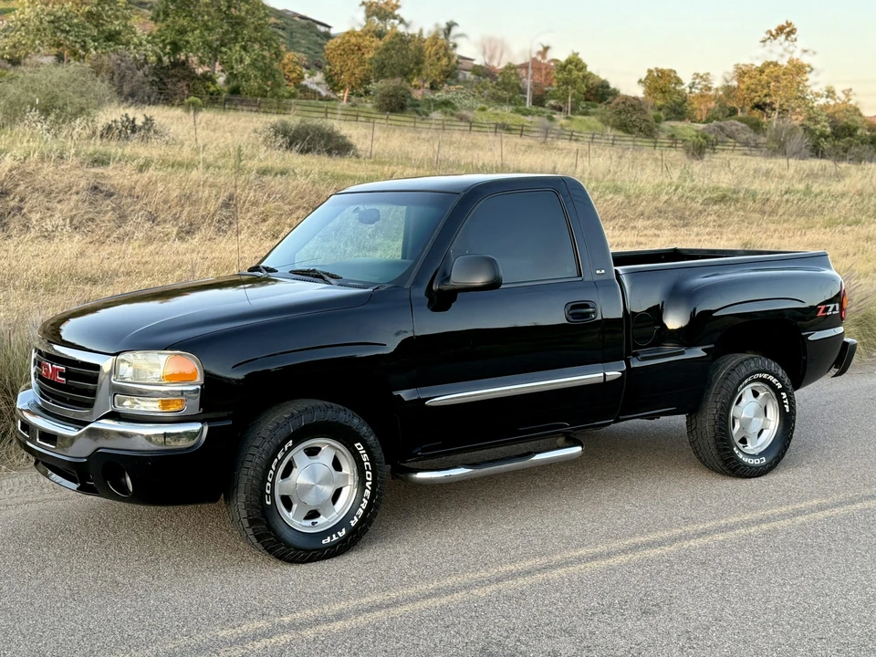 2003 GMC Sierra 2nd Gen - Image 10 of 31