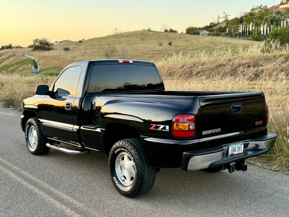 2003 GMC Sierra 2nd Gen - Image 21 of 31