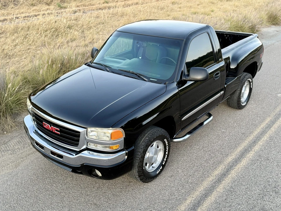 2003 GMC Sierra 2nd Gen - Image 3 of 31