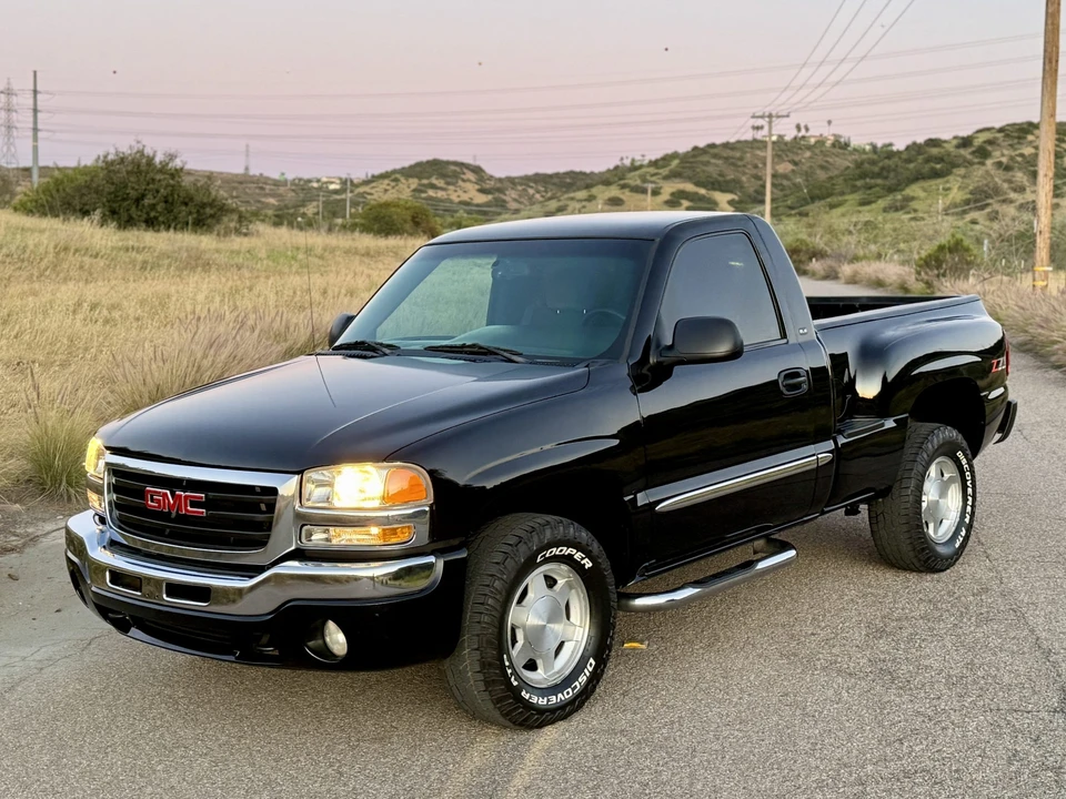 2003 GMC Sierra 2nd Gen - Image 5 of 31