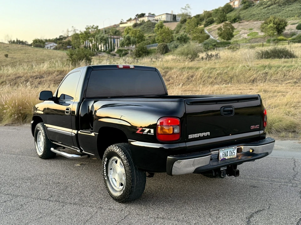 2003 GMC Sierra 2nd Gen - Image 23 of 31
