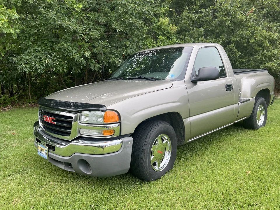 2003 GMC Sierra 2nd Gen - Image 3 of 31