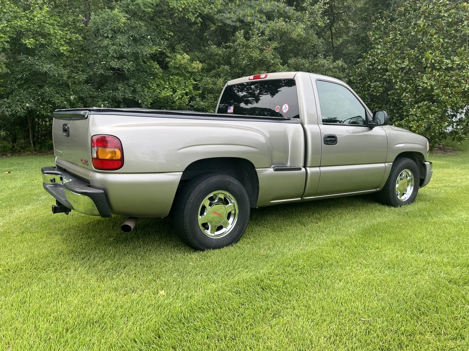 2003 GMC Sierra 2nd Gen - Image 9 of 31