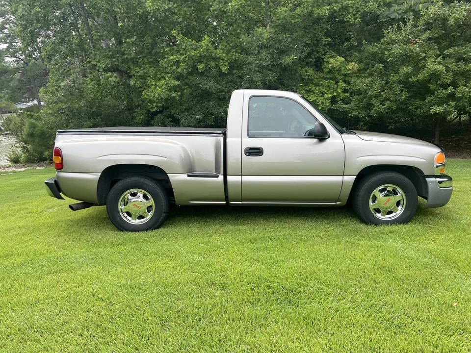2003 GMC Sierra 2nd Gen - Image 10 of 31