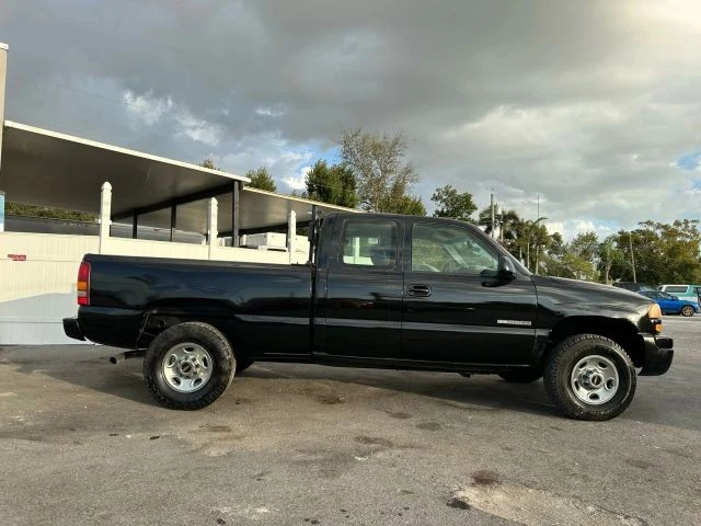 2003 GMC Sierra Heavy Duty 2nd Gen - Image 2 of 13