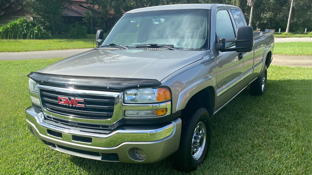 2003 GMC Sierra Heavy Duty 2nd Gen - Image 10 of 10