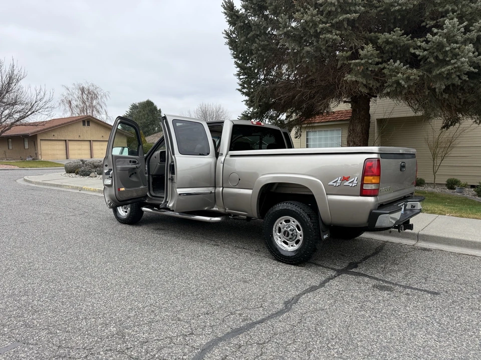2003 GMC Sierra Heavy Duty 2nd Gen - Image 11 of 21