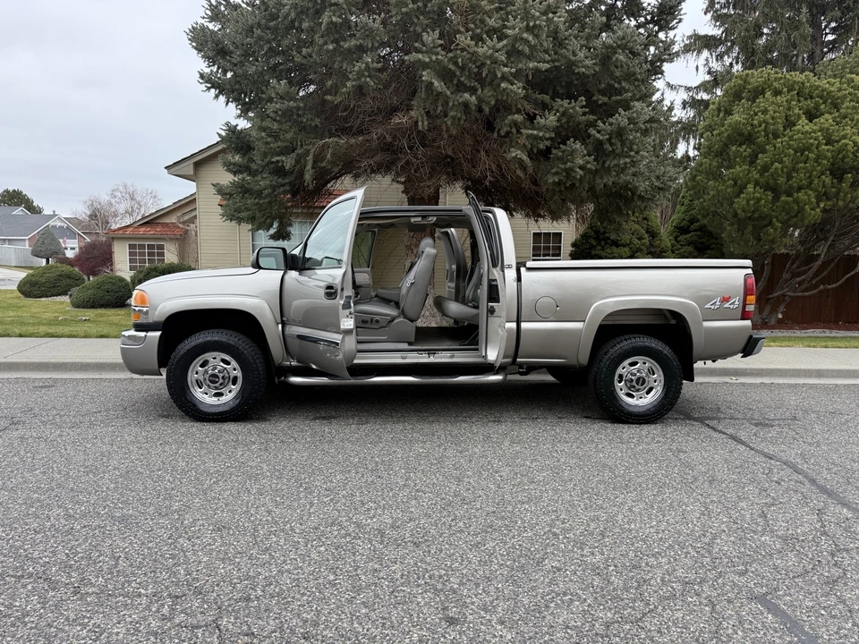 2003 GMC Sierra Heavy Duty 2nd Gen - Image 10 of 21