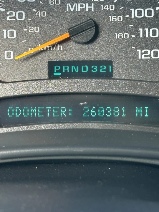 2003 GMC Sierra Heavy Duty 2nd Gen - Image 10 of 11