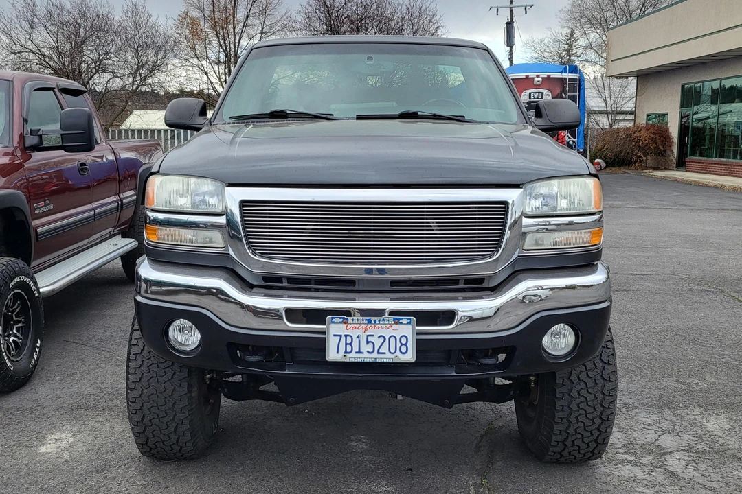 2003 GMC Sierra Heavy Duty 2nd Gen - Image 2 of 31